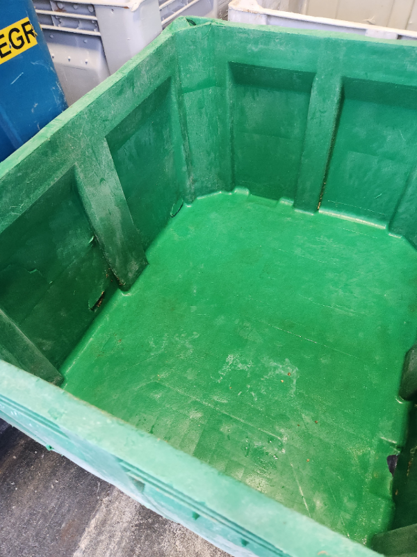 Hurricane Bin Cleaning truck sanitizing residential and commercial trash bins in Huntsville for eco-friendly hygiene.