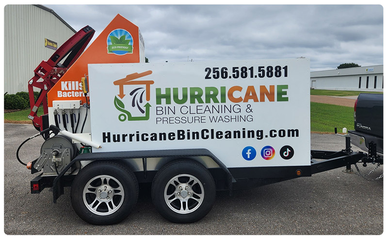 Trash bin cleaning truck